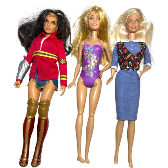 Lot of 5 Mattel Barbie dolls - Picture 2 of 5
